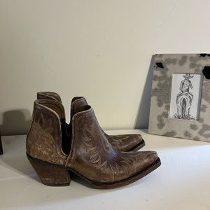 Ariat Dixon booties